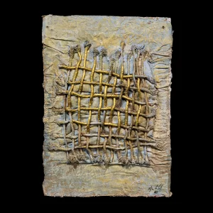 Objeto encontrado, 1981. 30×25 cm; lino, gesso, acrílico y hoja de oro.