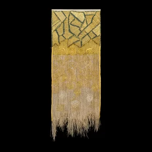 Prisma, 2016. 160×65 cm; lino, gesso, acrílico, papel japonés y hoja de oro.