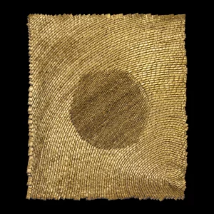 Elementos geométricos D (círculo), 2016. 80×70 cm; lino, gesso, acrílico y hoja de oro.
